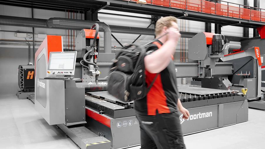 L'approche progressive de Voortman en matière d'usinage de tôles automatisé et sans personnel