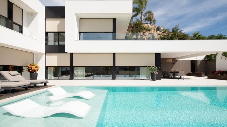 Luxueuse villa de vacances avec vue imprenable et climat intérieur agréable