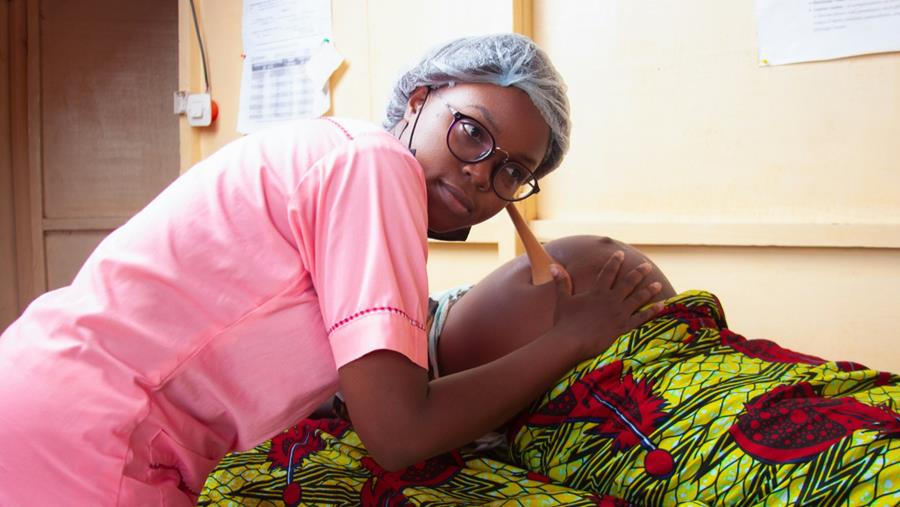 Cabotégravir et grossesse : issues maternelles et néonatales