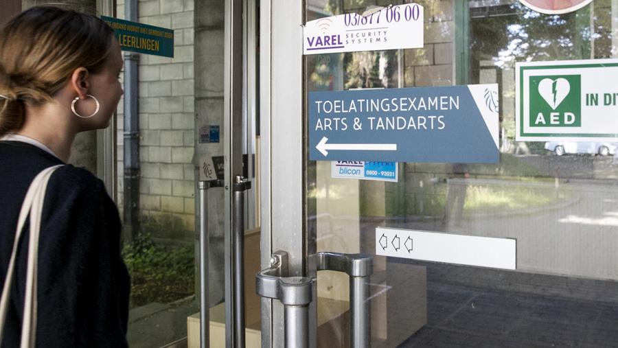 Fraude à l'IA : 5 étudiants demandent une enquête