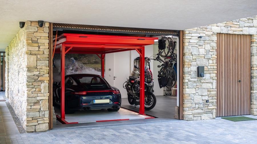 Quatre générations de savoir-faire et d'innovation dans la construction de monte-charges